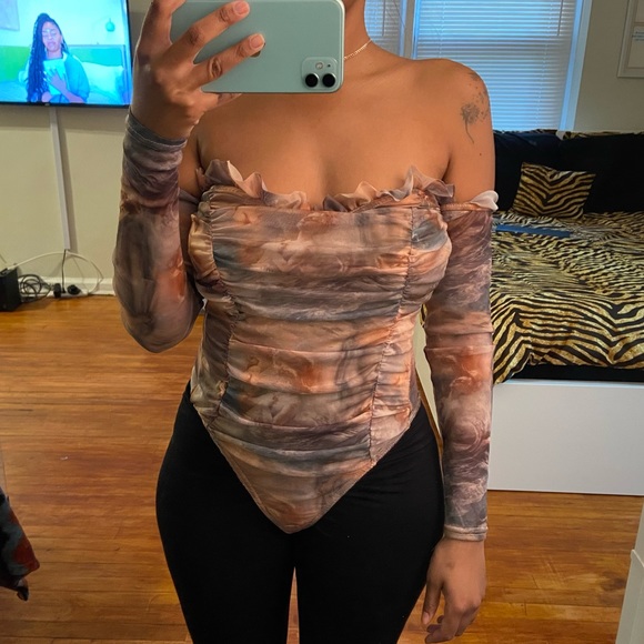 Graphic Bodysuit - Picture 3 of 5